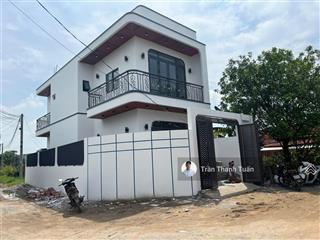 Siêu phẩm nhà vườn góc ngay 2 mặt tiền đường 6x18, đẹp, hiếm. sát bên chợ, trường, tp. hcm