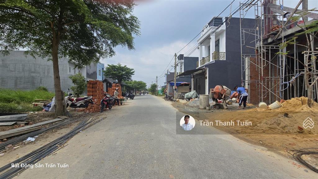 Mặt tiền nhựa 14m, ngay trường học cấp 1, 2. đường thông dân đông. sát hóc môn. xây dựng tự do.