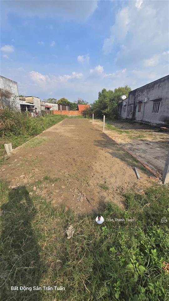 Mặt tiền đường nhựa 9m, sát hóc môn, ngay ngã 3 mỹ hạnh. 5x40 tiện kinh doanh buôn bán