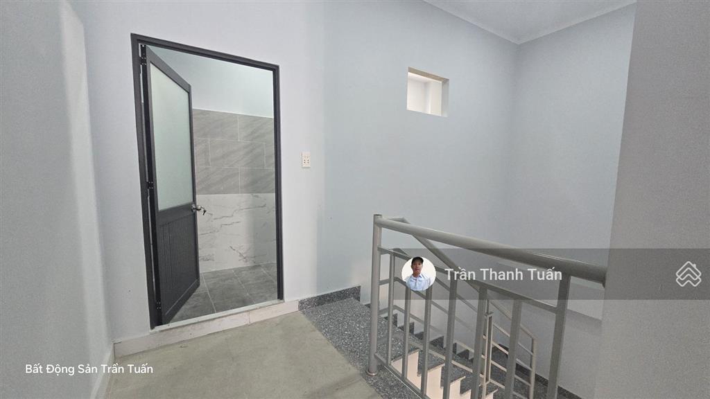 Còn 1 căn duy nhất 4,5x12 chỉ 900 bao hết. nhà lầu đường 7m. dân cư đông đúc ngay chợ đình ubnd xã