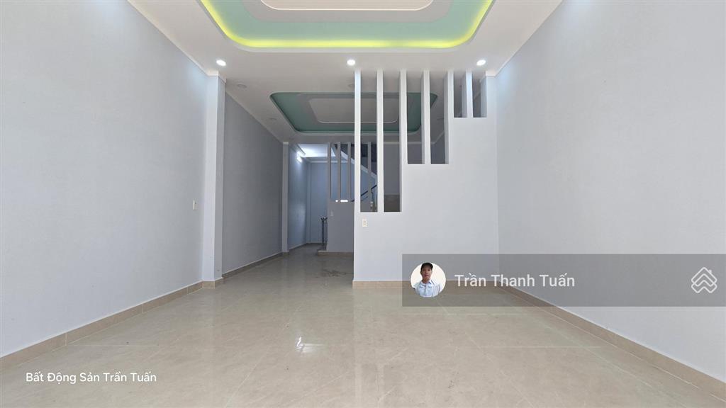 Còn 1 căn duy nhất 4,5x12 chỉ 900 bao hết. nhà lầu đường 7m. dân cư đông đúc ngay chợ đình ubnd xã