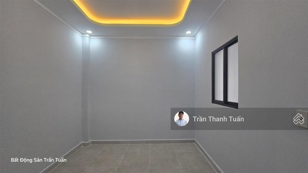 Còn 1 căn duy nhất 4,5x12 chỉ 900 bao hết. nhà lầu đường 7m. dân cư đông đúc ngay chợ đình ubnd xã