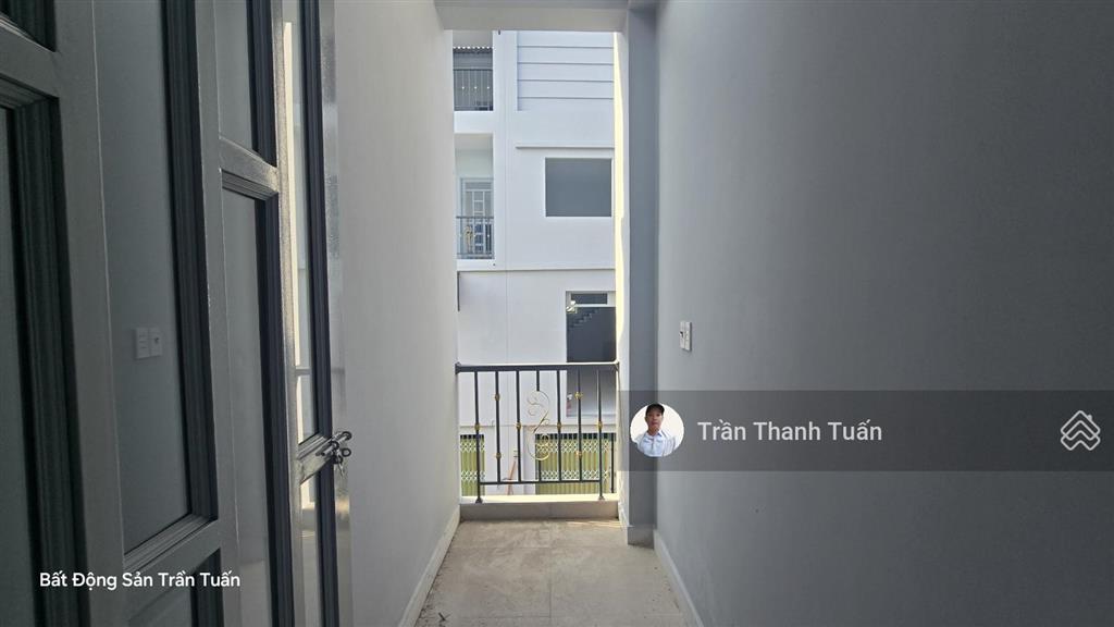 Còn 1 căn duy nhất 4,5x12 chỉ 900 bao hết. nhà lầu đường 7m. dân cư đông đúc ngay chợ đình ubnd xã