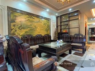 Bán nhà phân lô tây hồ ô tô tránh 5 tầng trung tâm gần hồ nội thất cao cấp