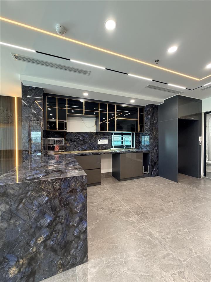 Bán gấp hoàng quốc việt 65m ô tô vào nhà kinh doanh mọi loại hình!