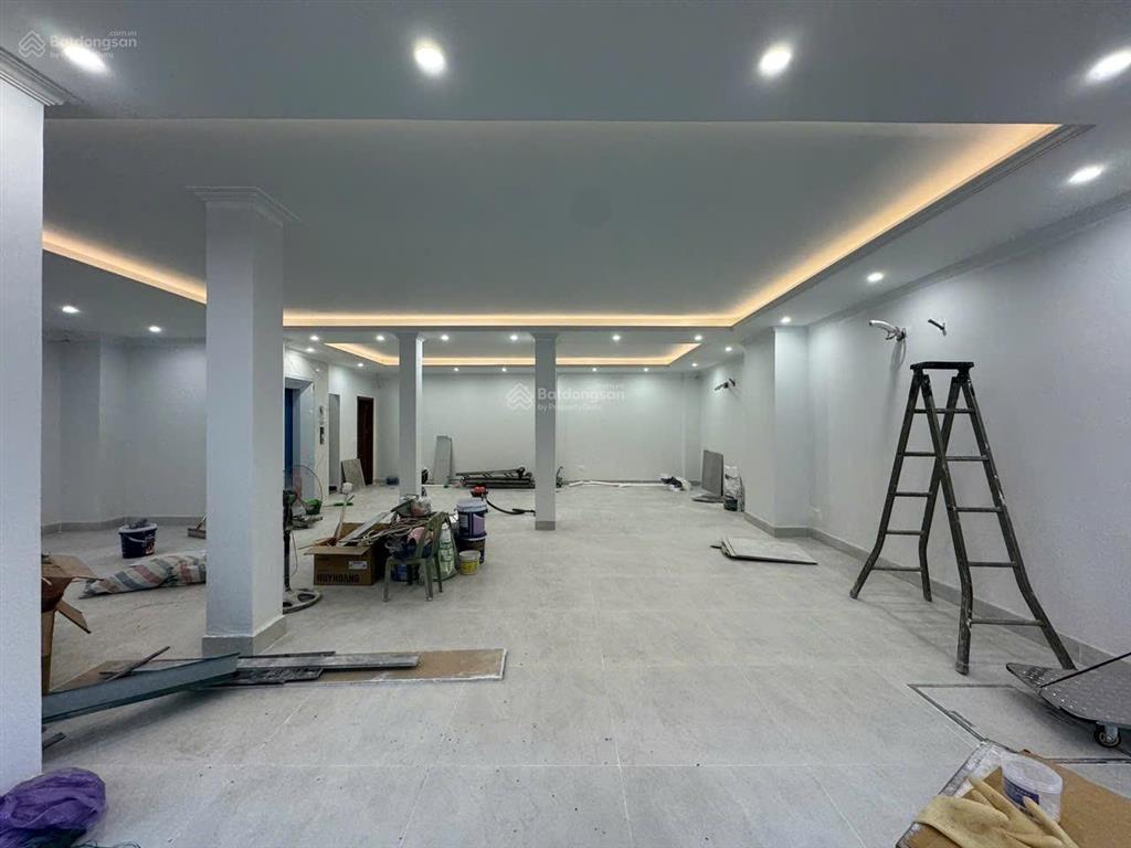 Cho thuê mặt bằng mặt phố giang văn minh 160m2 x 2 tầng mt 11m có thang máy