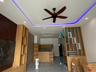 Bán nhà 2,5 tầng  liêm lạc 3 dt  100m2 hướng bắc công năng  3 pn  3 wc  2 pk  1 b