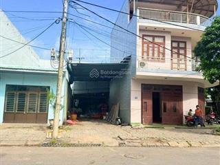 Phan thao (10.5m), hoà xuân
hướng nam
dt.125m2. sát góc thông thẳng ra aeon mall
giá 6tỷ650 có