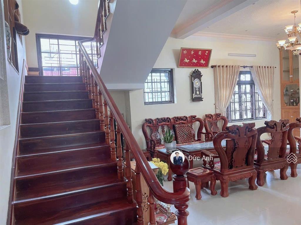 Bán căn nhà 227m2 full thổ đã hoàn công trung tâm tp đà lạt đường nhựa rộng bằng phẳng khu tiện ích