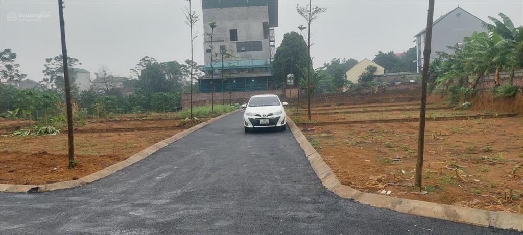 Chính chủ bán đất sổ đỏ sát đường dh09 đông yên.