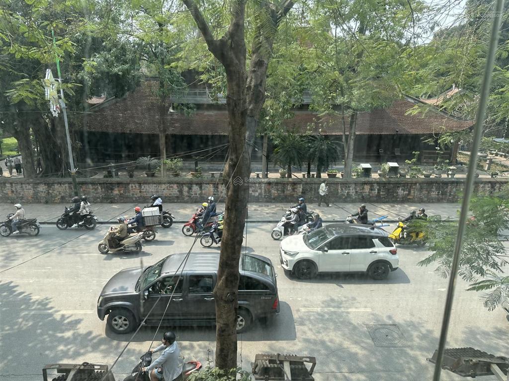 Siêu rẻ! bán nhà mặt phố nguyễn thái học  39m2 mặt tiền 4.2m  kinh doanh vỉa hè cho thuê giá tốt