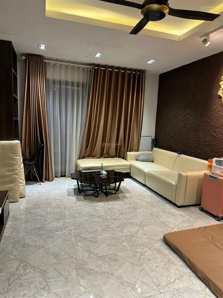 Hiếm có! 34 hoàng cầu  building 7 tầng thang máy  kinh doanh sầm uất  sát hồ hoàng cầu phố đi bộ