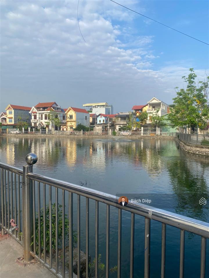 Bán đất lô góc dục tú đông anh, 130tr/m², đường 6m, đối diện hồ điều hòa, ô tô đỗ cửa