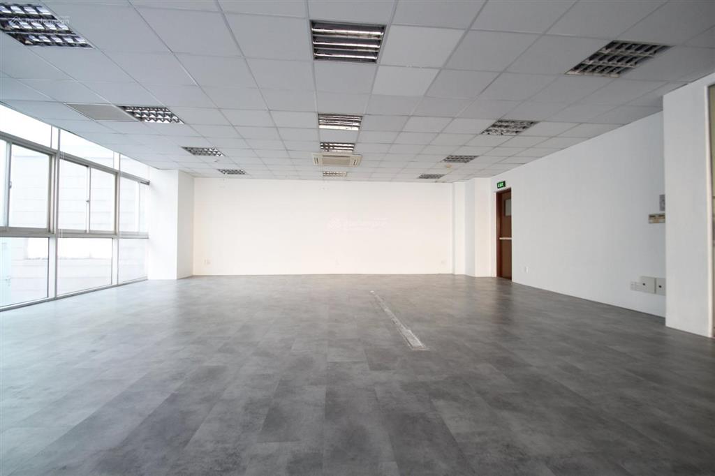 Cho thuê văn phòng quận 4 giá rẻ  giáp quận 1, chỉ 261.080đ/m2/th, sàn view kính, vuông vức