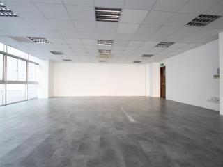 Cho thuê văn phòng quận 4 giá rẻ  giáp quận 1, chỉ 261.080đ/m2/th, sàn view kính, vuông vức