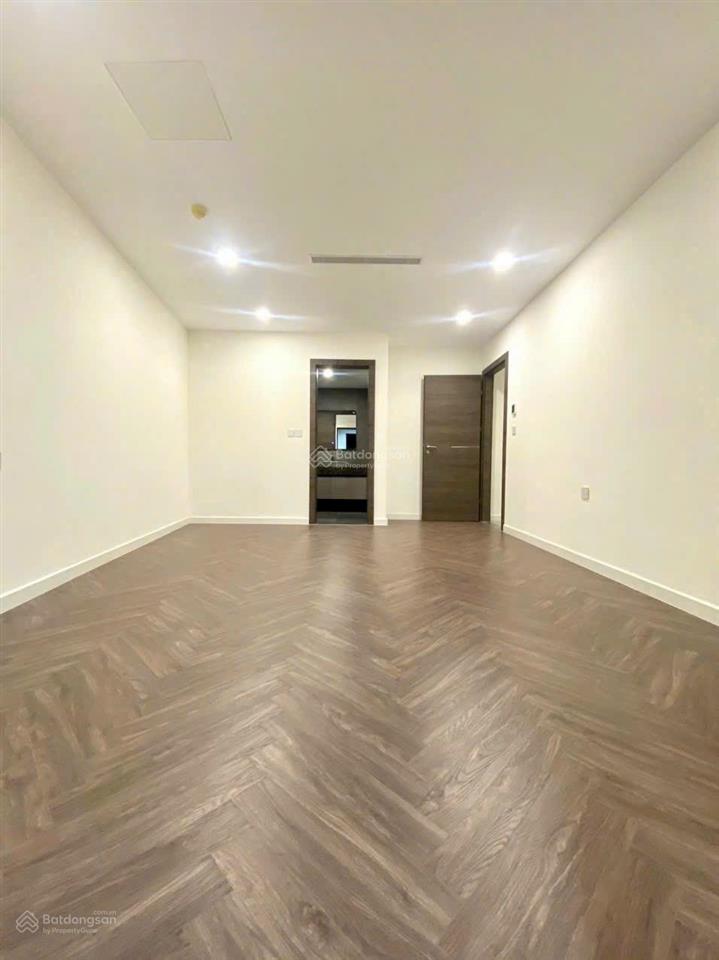 Cho thuê gấp căn 2pn  2wc  1 phòng làm việc 14tr/th bao phí nhà đẹp giá tốt