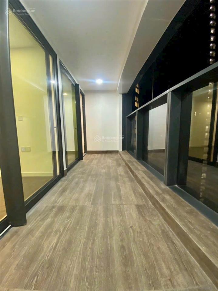 Cho thuê gấp căn 2pn  2wc  1 phòng làm việc 14tr/th bao phí nhà đẹp giá tốt