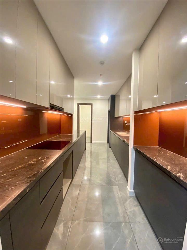 Cho thuê gấp căn 2pn  2wc  1 phòng làm việc 14tr/th bao phí nhà đẹp giá tốt
