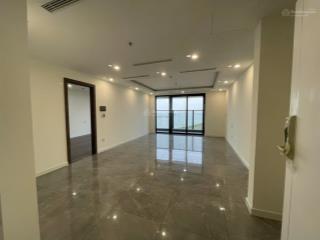 Cho thuê gấp căn hộ 3pn  3wc tầng cao 165m2 nhà đẹp đang trống 19tr