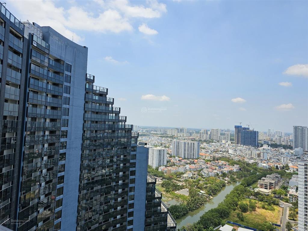 Cho thuê gấp căn 2pn 2wc 1 kho 132m2 nhà mới miễn phí quản lý 15tr