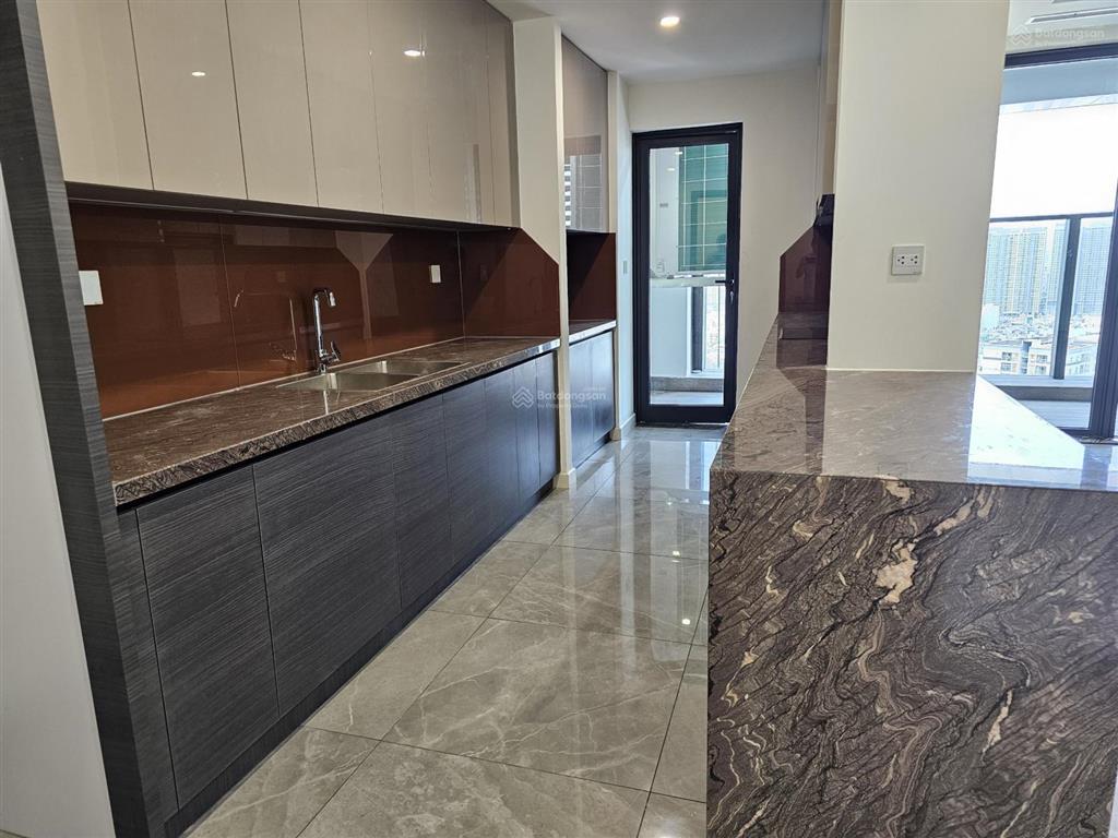 Cho thuê gấp căn 2pn 2wc 1 kho 132m2 nhà mới miễn phí quản lý 15tr