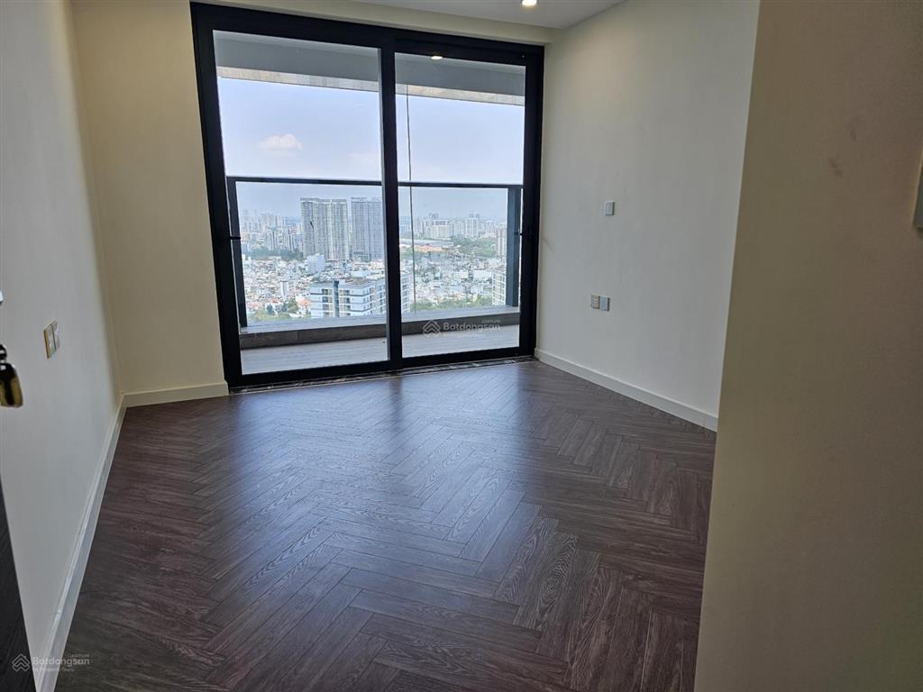 Cho thuê gấp căn 2pn 2wc 1 kho 132m2 nhà mới miễn phí quản lý 15tr