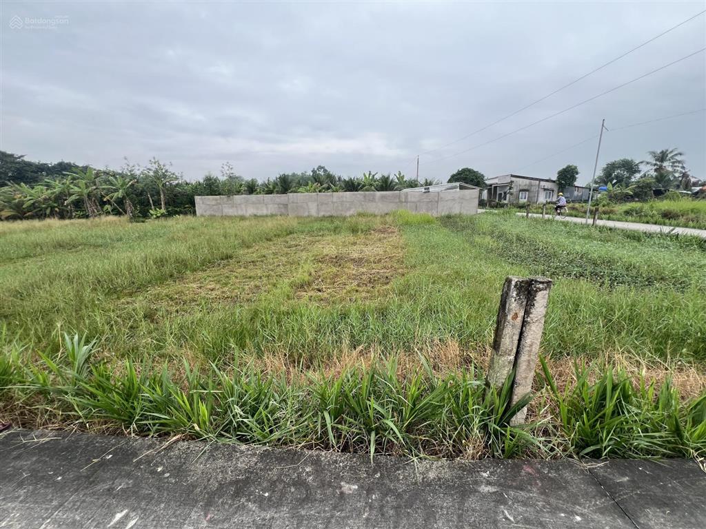 Cần bán gấp nền đất mặt tiền đường ô tô