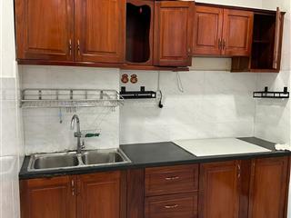 Căn hộ 312 lạc long quân quận 11 cần bán nhanh. căn 2 phòng ngủ, có sổ hồng giá tốt.  0384 015 ***