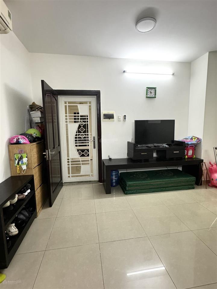 Bán sacomreal 584 với diện tích 76m2, 2pn gía bán 2.990 tỷ sổ hồng sẵn sang tên ngay