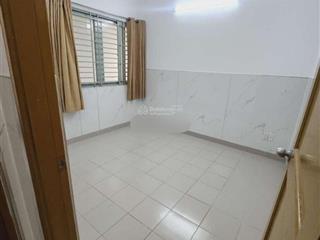 Bán phú thọ 64m2  2 phòng ngủ, có ban công thoáng mát, giá bán 3.4 tỷ, có nội thất.