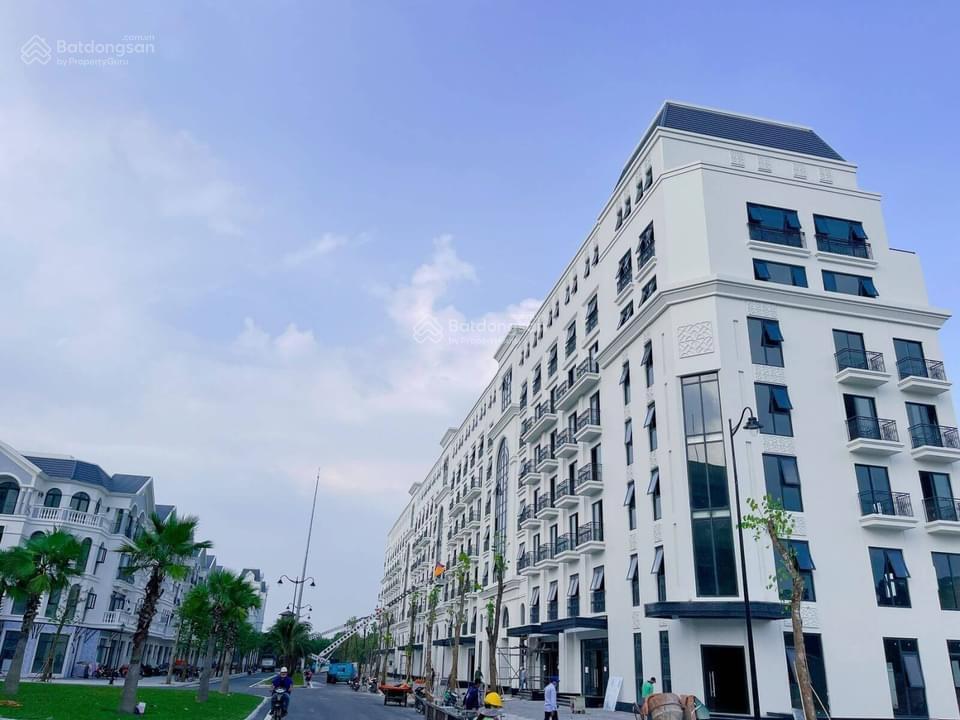 Cho thuê khách sạn boutique hotel 8 tầng dãy ks4.4 gw mặt đường 2 làn đi thẳng ra biển giá siêu rẻ
