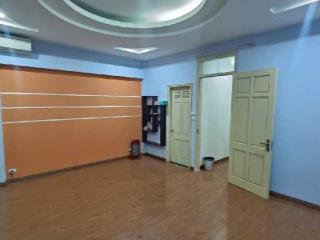 Bán nhà mới 5 tầng Lĩnh Nam 30m2, Nhỉnh 5 tỷ, 20m ô tô tránh