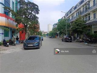 Anh trai cần bán nhà lk kđt văn phú hà đông nhà hoàn thiện không lỗi giá rẻ hơn nhà thô