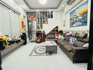 Bán nhà 2 lầu đường lớn khu diệu hiền dt 4.5x23 giá 4.95 tỷ