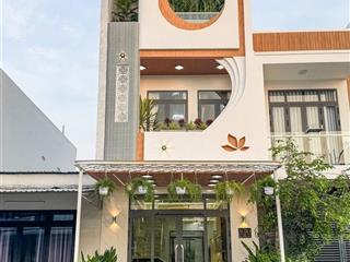 Nhà 1 trệt 2 lầu có phòng master xịn xò tại số 35 d13 kdc hồng loan giá 5.990 tỷ