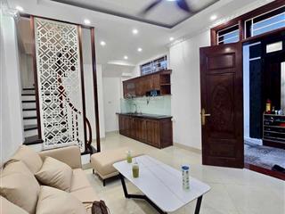 Bán căn nhà mới 5 tầng ngọc lâm ngay sát phố cổ oto dỗ cách nhà 15m. đã full nội thất giá chỉ 7.xtỷ