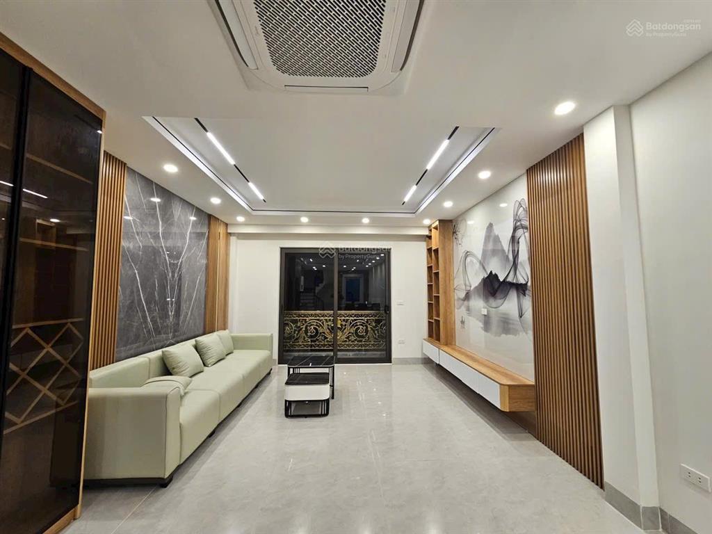 Nhà mới 6 tầng thang máy đường oto tránh,vỉa hè kinh doanh ngay sài đồng,thạch bàn giá chỉ 18.8tỷ