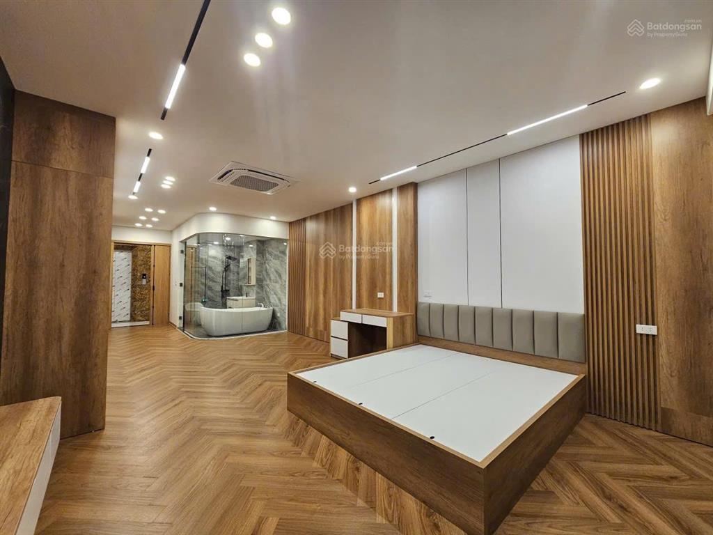 Nhà mới 6 tầng thang máy đường oto tránh,vỉa hè kinh doanh ngay sài đồng,thạch bàn giá chỉ 18.8tỷ