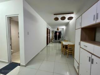 Bán căn hộ 8x plus, loại căn 2pn  2wc, nhà đẹp đủ nội thất. nhà đã có sổ hồng, hỗ trợ vay bank.