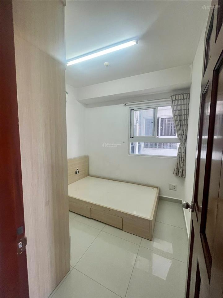 Cho thuê căn hộ 2pn 2wc đủ nội thất, mặt tiền đường trường chinh, gần cầu tham lương. giá 8 tr