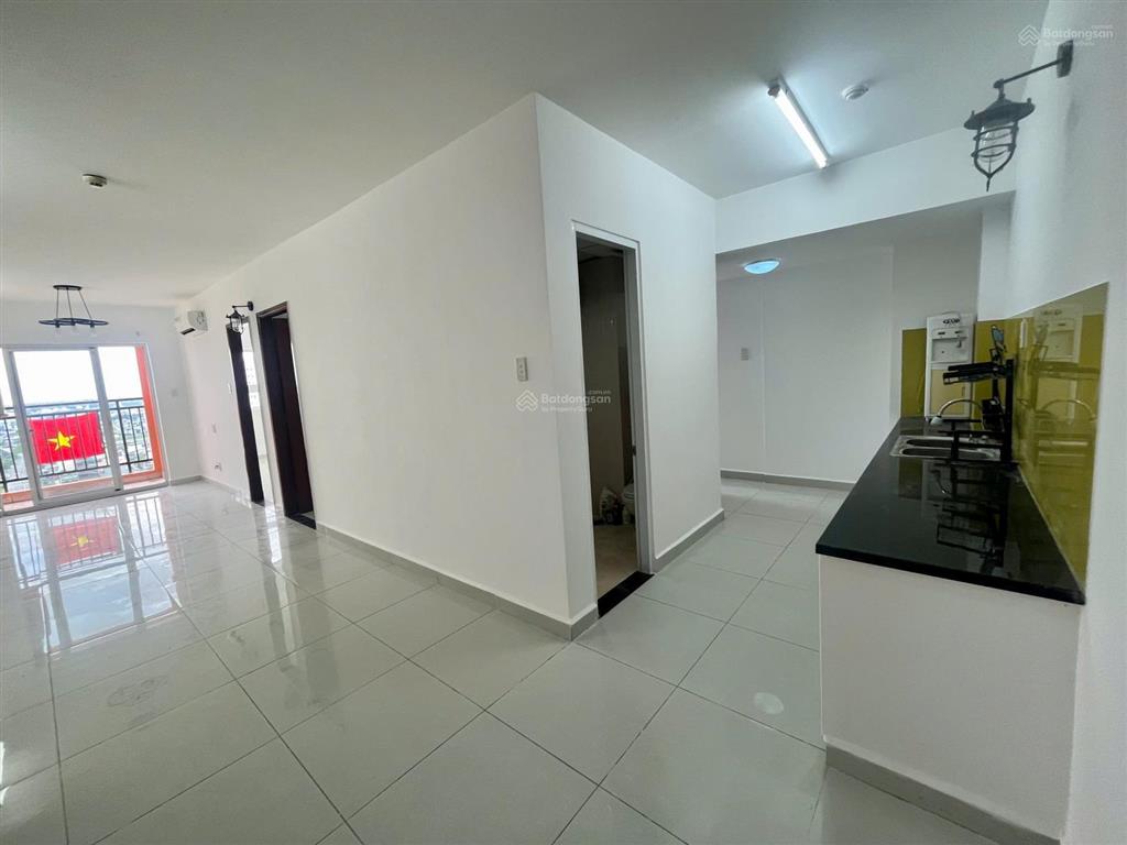 Cho thuê căn hộ 8x plus, 2pn 2wc, nhà trống, tầng trung, view thoáng. giá 7 tr/tháng