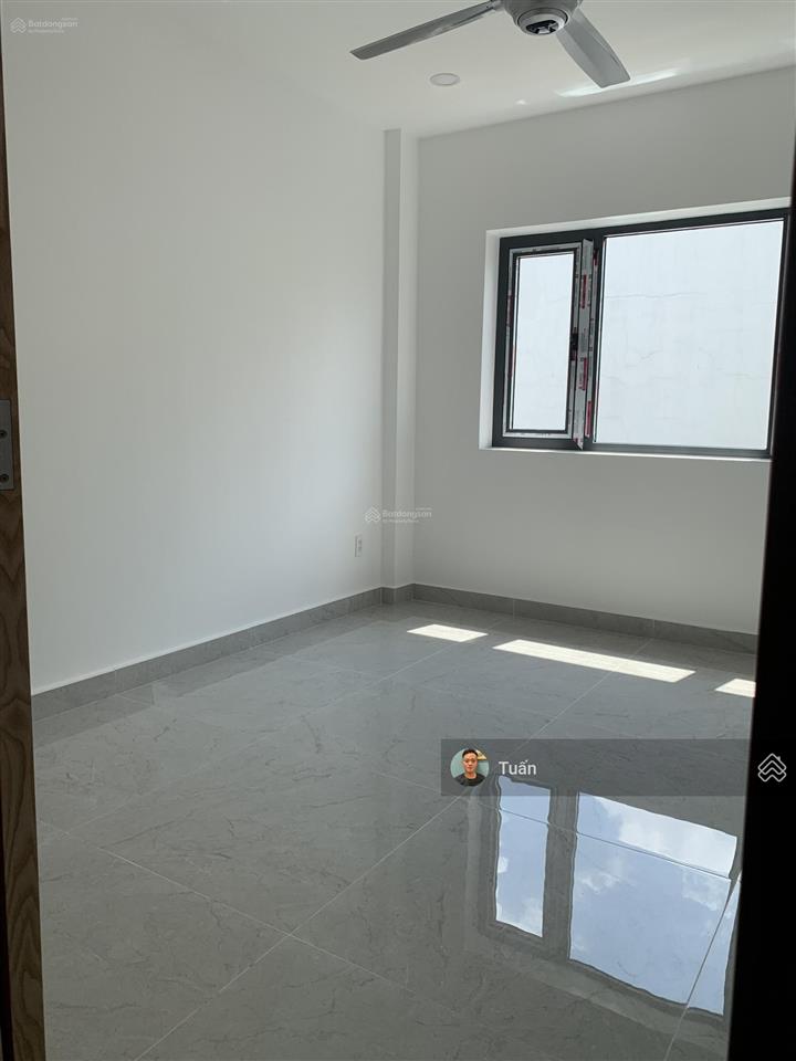 Cho thuê nhà đảo kim cương dt 5x20m hầm trệt 3 lầu. 2 sàn trống vp và 3 phòng chức năng. giá 45tr