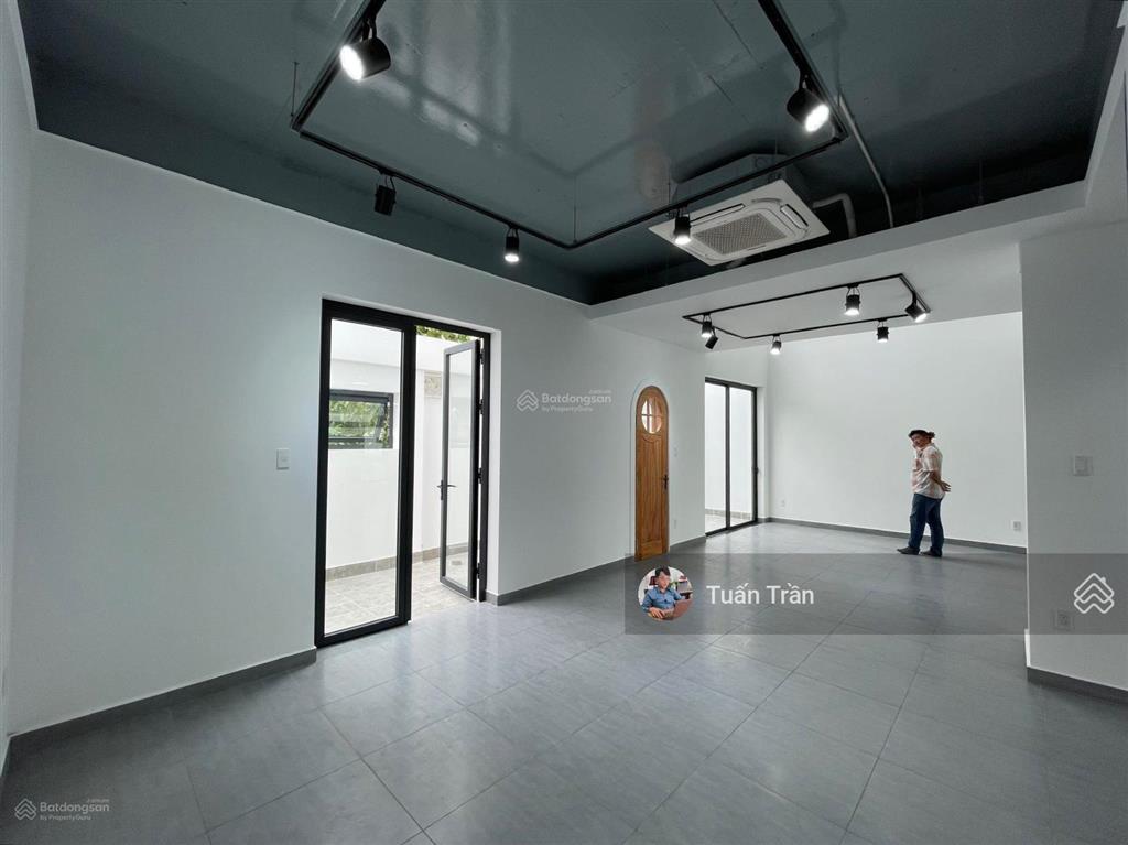 Cho thuê toà nhà vp p. thạnh mỹ lợi. dt 10x18m. 1 hầm 4 lầu sàn trống vp. giá 80tr/tháng nhà mới