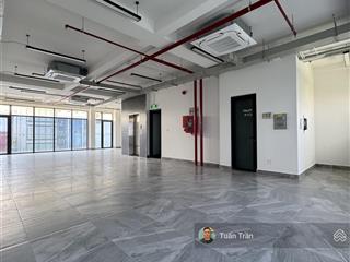 Cho thuê 3 sàn vp mặt tiền đường tạ hiện. 8x20m. sàn trống. máy lạnh, thang máy. giá 30tr/th/sàn