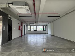 Cho thuê toà vp mặt tiền sông sg khu tml. kế đảo kim cương. dt 10x24m hầm 5 lầu. giá 250tr/tháng
