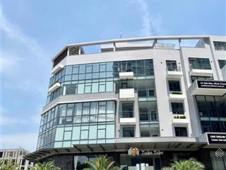 Cho thuê căn góc 2 mt bát nàn view trực diện sông sg. dtsd 2600m2. hầm 7 lầu. giá 500tr/tháng
