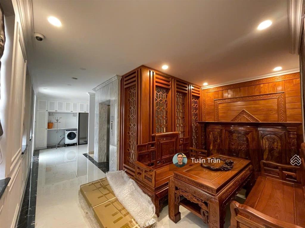 Cho thuê biệt thự full nội thất cao cấp khu compound đảo kim cương. 5pn. thang máy. giá 120tr/thang