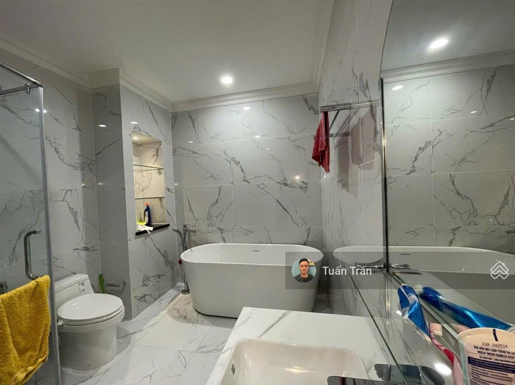 Cho thuê biệt thự full nội thất cao cấp khu compound đảo kim cương. 5pn. thang máy. giá 120tr/thang