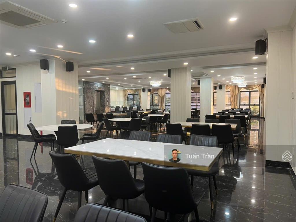 Cho thuê toà vp 2000m2 dtsd, hầm 7 lầu trống suốt. 450m2/sàn. full nt văn phòng. giá 550tr/tháng