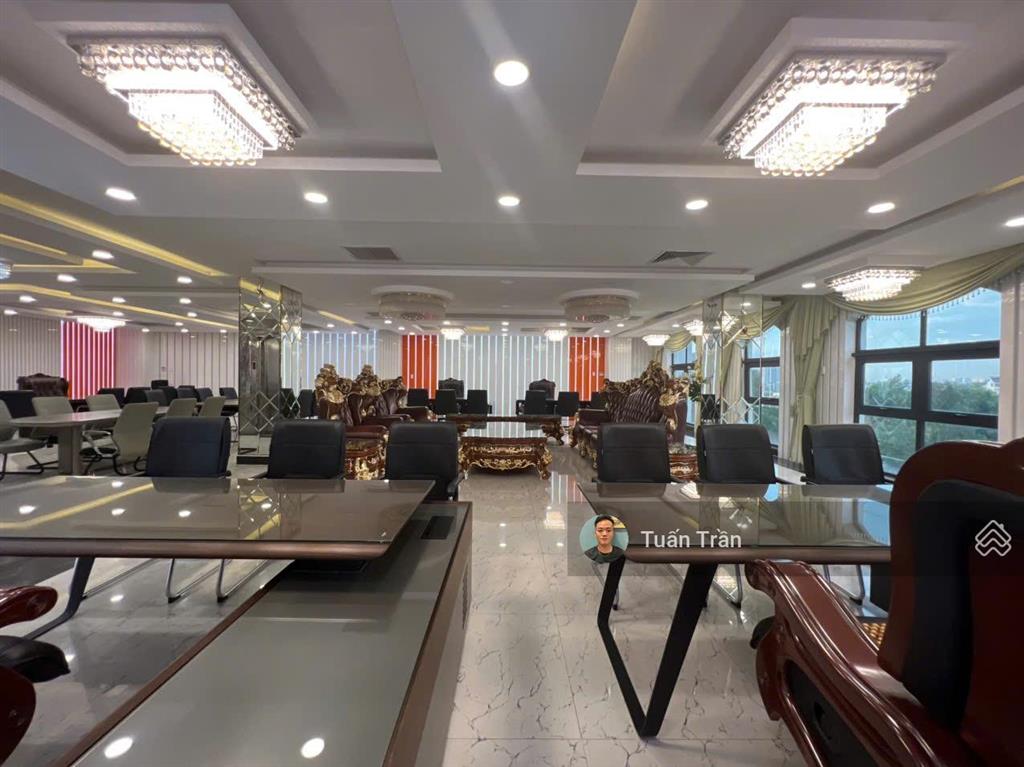 Cho thuê toà vp 2000m2 dtsd, hầm 7 lầu trống suốt. 450m2/sàn. full nt văn phòng. giá 550tr/tháng